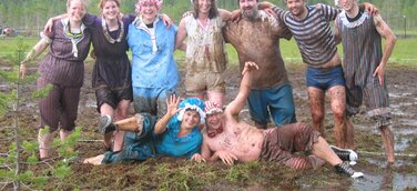 3. Deutsche Meisterschaft im Moorfußball: Fast 50 Teams kämpfen im Schlamm um die Krone