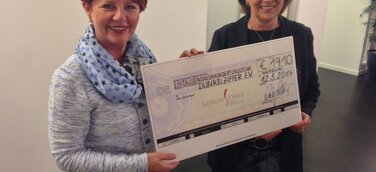 Satellite Office überreichte Spende an Dunkelziffer e.V.