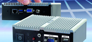 Lüfterfreier, ultra kompakter Box-PC mit Quad Core CPU