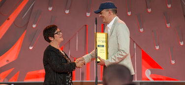 SMV Sitz- & Objektmöbel GmbH erhält den Award: "Innovativste Marke des Jahres"