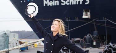 TUI Cruises tauft Kreuzfahrtschiff Mein Schiff 3 mit Taufpatin Helene Fischer