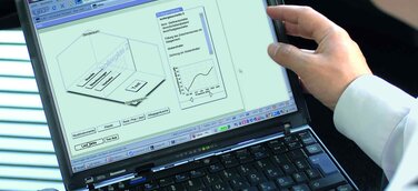 Wissenstransfer aus der Forschung in die Industrie: Berufsbegleitende Online-Studiengänge Fraunhofer Academy