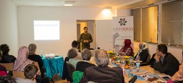 Ruhrdialog e.V. hat mit den Ruhrgesprächen in Duisburg begonnen