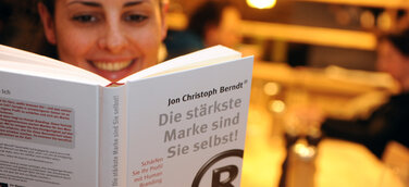Longseller „Human Branding“ in 5. Auflage: aktualisiert, erweitert und mit Human Branding im Social Web