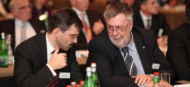 Dr. Rainer Sasama als Vorsitzender des Sprecherrates des DUK Arbeitnehmerforums verabschiedet