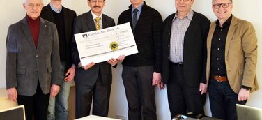 1.400 Euro für neue Medienausstattung: Lions Hilfswerk unterstützt Auferstehungskirche Kulmbach