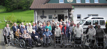 Erster gemeinsamer Senioren-Ausflug - Mitarbeiter und Senioren aus vier Einrichtungen der Hospitalgesellschaft