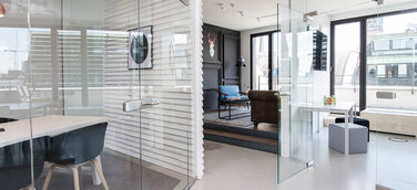 Just Feel Good – Ladenbauer Raumschiff realisiert die neue Workspace & Eventlocation für FrachtRaum in Hamburg