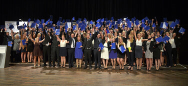 Bachelorabsolventen verabschiedet