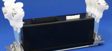 KYOCERA entwickelt neuen Tintenstrahldruckkopf für simultanen Vierfarbdruck