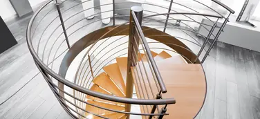 Vom Steigbaum zur DIN 18065 – Die Geschichte der Treppe