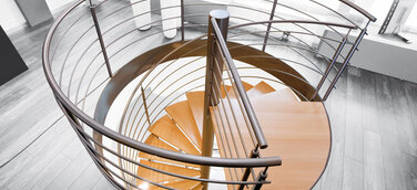 Vom Steigbaum zur DIN 18065 – Die Geschichte der Treppe