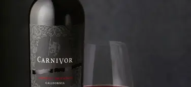 Wenn Jäger und Sammler zu Weintrinkern werden: Carnivor bietet stilvollen Genuss für Fleischliebhaber