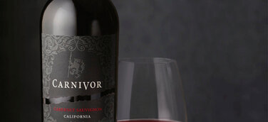 Wenn Jäger und Sammler zu Weintrinkern werden: Carnivor bietet stilvollen Genuss für Fleischliebhaber