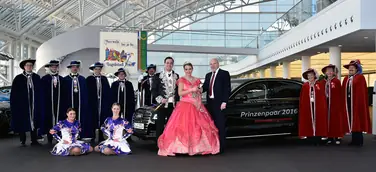 Prinzenpaar der Narrwalla fährt Audi A8