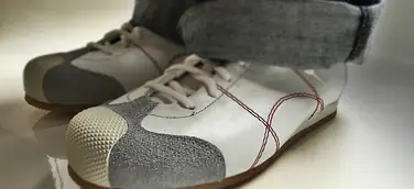 Gerade erst neu geboren und doch schon mit knapp 170jähriger Tradition: Die Sneadoxx Sneaker