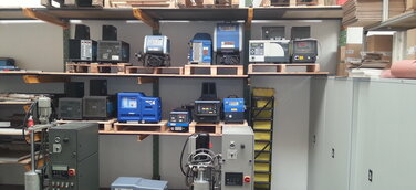 Heißleim-Auftragstechnik: Gebrauchte Klebegeräte als Alternative zu Neuanschaffungen