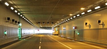 Startschuss für Deutschlands Blitzmeile Nr. 1 - Im Luise Kiesselbach Tunnel in München sind ab heute 30 Blitzer scharf geschalten