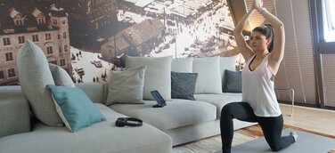 Derag Livinghotels bietet kettenweit kostenlose Online-Yogakurse