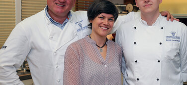 Ausbildung mit Qualität bei der FSGG: Sehbehinderter Koch meistert seine Prüfung