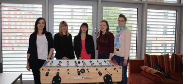 Volksbank Mittweida und ihre Bürgerstiftung spendet Tischkicker für Jugendtreff „drop in“ im T9
