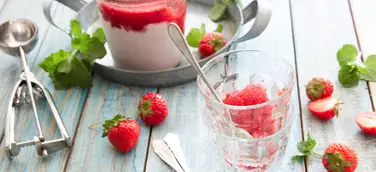 Fruchtiger Sommerhit: Selbstgemachtes Beeren-Eis für heiße Tage im Freien