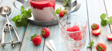 Fruchtiger Sommerhit: Selbstgemachtes Beeren-Eis für heiße Tage im Freien