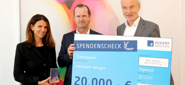 Eckert Schulen spenden 20.000 € an Leukämiehilfe