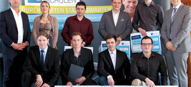 Vom Prüfungssaal zur eigenen Showbühne: 257 Staatlich geprüfte Techniker feiern Abschluss