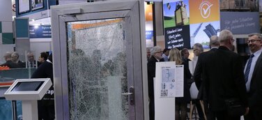 Erfolgreiche Fensterbau frontale für Dr. Hahn