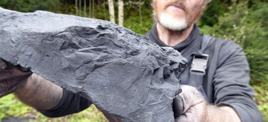 Ein außergewöhnlicher Stein, Schungit.