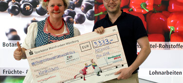 Kräuter Mix spendet 3333 Euro an die Klinikclowns
