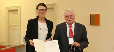 Bundesverdienstkreuz für Karl Heinz Möhrmann - Aufbau Selbsthilfe-Netzwerk Bayern: 23 Jahre im Dienst der Angehörigen psychisch Kranker