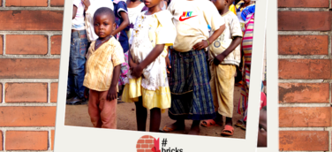 Unternehmensspenden gezielt platzieren: Spendenmöglichkeit in Weihnachtskampagne #BricksWithLove