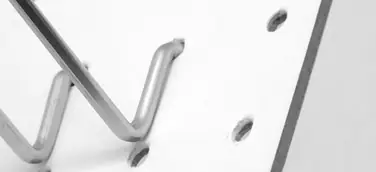 HaDeFi® - Vollpappe. Neues Material für gelochte Displayrückwände.
