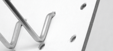 HaDeFi® - Vollpappe. Neues Material für gelochte Displayrückwände.