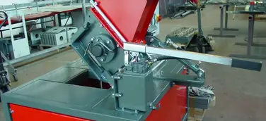 Reinigung ohne Materialverlust: Hydraulische Easy Cleaning-Konstruktion reduziert die Reinigung des Einwellenzerkleinerers