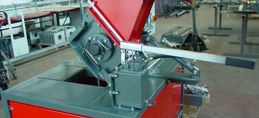 Reinigung ohne Materialverlust: Hydraulische Easy Cleaning-Konstruktion reduziert die Reinigung des Einwellenzerkleinerers