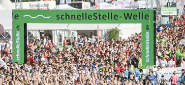 Bis zum Mond und fast wieder zurück