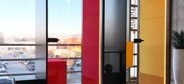 Neues Möbel im Büro: die Telefonzelle Inwerk Phonix®
