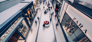 Einzelhandels-Zielgruppe internationale Touristen: Russische Shopper gewinnen an Kaufkraft zurück