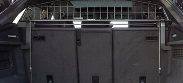 Premium-Fahrzeuge verdienen Premium-Zubehör. Der Travall® Guard für den Audi Q8 ist da.