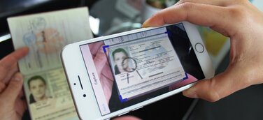 Mehr Sicherheit vor Identitätsbetrug: jenID Solutions nutzt künstliche Intelligenz zur Ausweis-Überprüfung