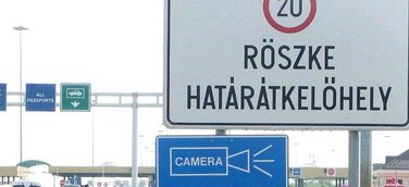 Bei Grenzkontrolle mit 15 Mio. Euro in Kartons erwischt