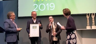 MOCOPINUS wieder mit dem Woody Award ausgezeichnet: Fassadensystem CARBOSET10 überzeugt mit innovativem Designkonzept