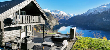 And the „Unique Spot“ winner is … DanCenter