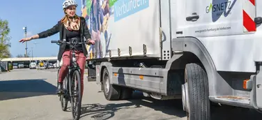 Verkehrssicherheit durch Abbiegeassistenten: Gasnetz Hamburg Partner des Bundesverkehrsministeriums