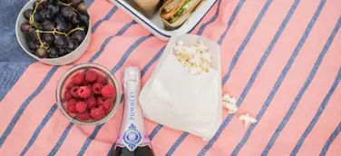 Home sweet Holiday: Prosit auf einen köstlich-prickelnden Rosé Sommer