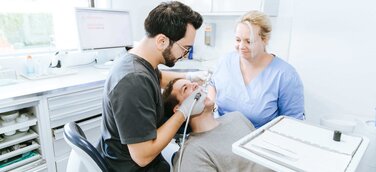 Perfekt in Form und Funktion: Veneers bei MoReZahn