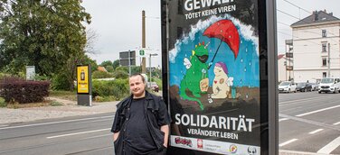 Solidarität verändert Leben – Umschüler plakatiert Leipzig